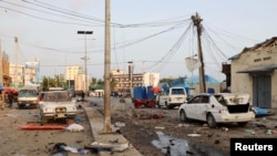 نمایی از حملۀ روز جمعه در نزدیکی یکی از هوتل ها در شهر موگادیشو، سومالیا