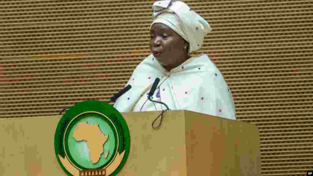 La présidente de la Commission de l&#39;Union africaine, Nkosazana Dlamini Zuma, prononce un discours lors de la cérémonie d&#39;ouverture du 26e Sommet de l&#39;organisation africaine à Addis-Abeba, capitale éthiopienne, 30 janvier 2016. &nbsp;