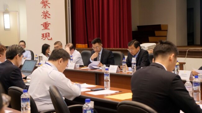 中国国民党主席江启臣6月19日主持改革委员会召开大会,提出多项改革建议,包括两岸新论述。(美国之音黄丽玲摄)