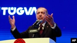 El presidente de Turquía, Recep Tayyip Erdogan habla durante una reunión con una organización de jóvenes en Estambul, el sábado 22 de diciembre del 2018. 