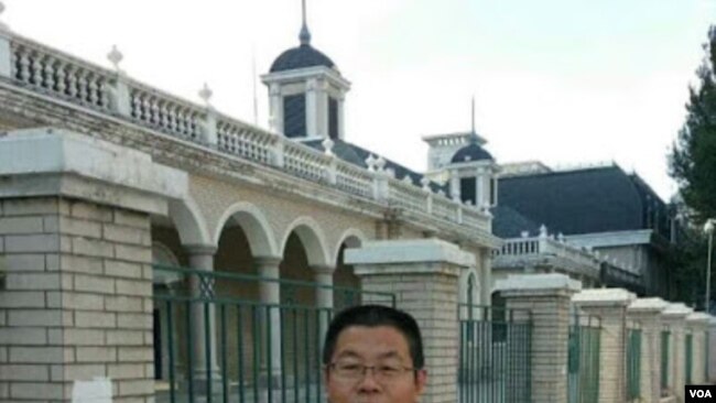 中国维权律师卢廷阁