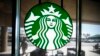 Cкандал у США через Starbucks: дизайн різдвяної паперової чашки образив віруючих?