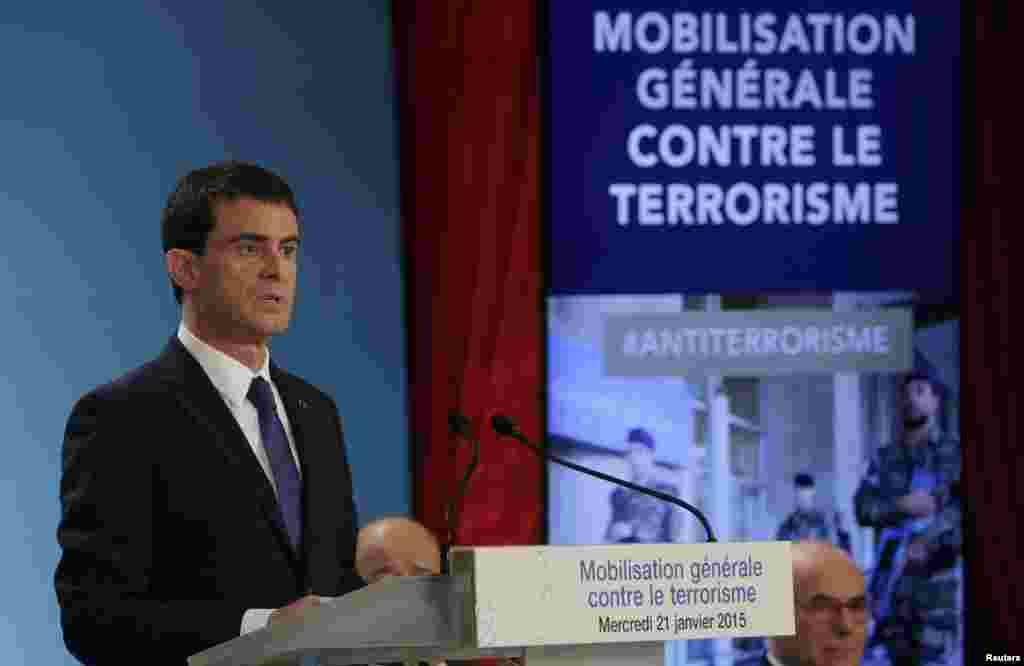 French Prime MInister Manuel Valls attends a news conference to unveil new security measures ahead of a defense council at the Elysee Palace in Paris, Jan. 21, 2015.