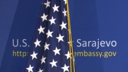 Zastava SAD u američkoj ambasadi u Sarajevu.