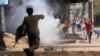 بھارتی کشمیر: جنازے کے شرکا اور پولیس میں جھڑپ، درجنوں زخمی