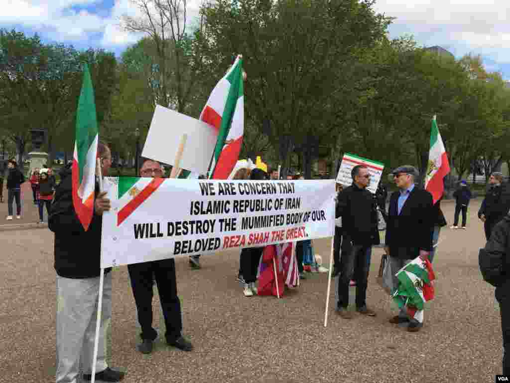 Protest next to the White House for concerns about Reza shah mummy, تجمع مقابل کاخ سفید با ابراز نگرانی برای مومیایی رضا شاه 