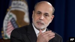 Direktur Bank Sentral AS Ben Bernanke pada jumpa pers di Washington. (AP/Manuel Balce Ceneta)