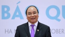 Thủ tướng Nguyễn Xuân Phúc yêu cầu “chống dịch như chống giặc” ở Việt Nam.
