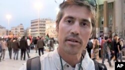 지난 2011년 4월 리비아 벵가지에서 취재 활동 중인 제임스 폴리 기자. 이라크 수니 반군 세력은 미군의 공습에 대한 보복이라며, 19일 폴리 기자를 참수하는 동영상을 공개했다.
