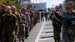Kiyevda harbiy parad, Donetskda asirlar ommaga ko’z-ko’z qilindi/Shohruh Hamro