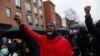 Nouvelles manifestations après la mort d'un jeune Noir tué par la police