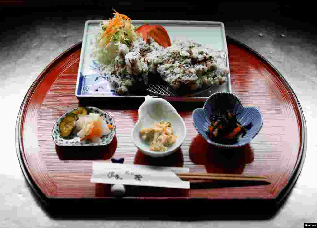 جاپان میں وہیل کے گوشت سے تیار کردہ نگٹس کو بہت پسند کیا جاتا ہے۔