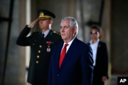 U.S. Secretary of State Rex Tillerson stands before laying a wreath at the mausoleum of Turkey's founding father, Mustafa Kemal Ataturk, in Ankara, March 30, 2017. Tillerson and Turkish officials on Thursday discussed ways to coordinate the fight against the Islamic State group in Iraq and Syria,