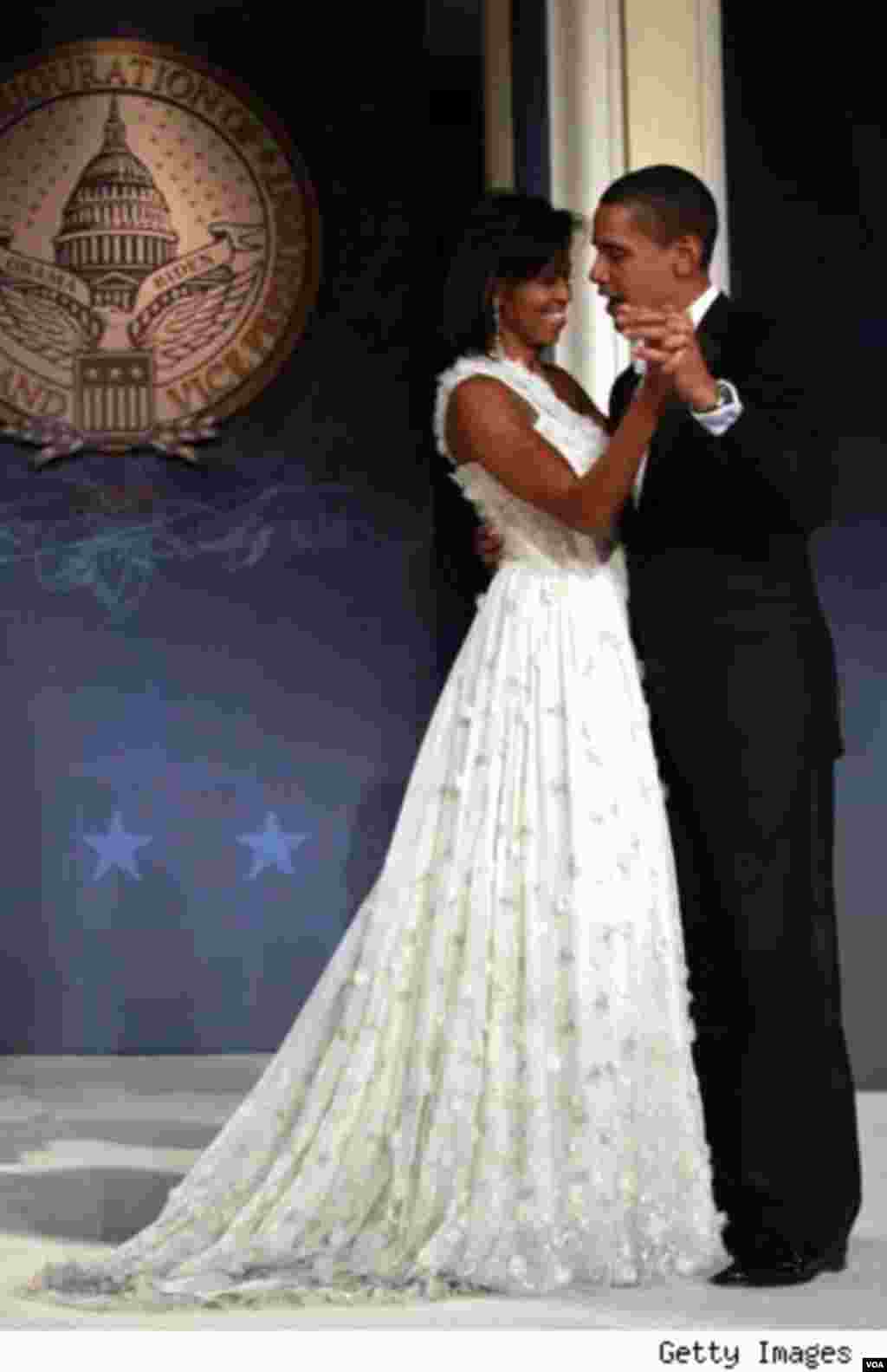 Barak və Mişel Obama 2009-cu ildə inaqurasiyadan sonra ziyafət zamanı