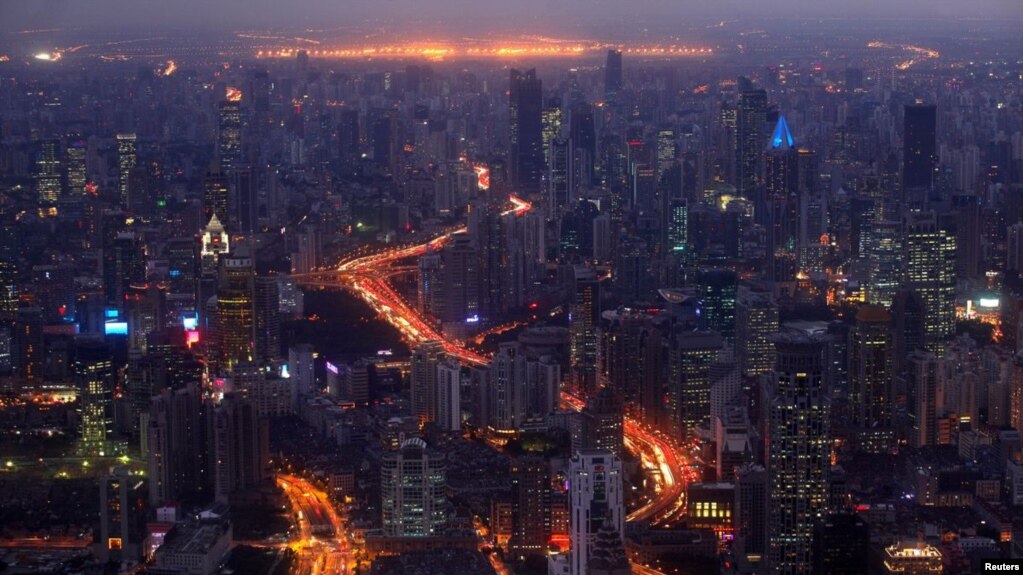 上海金融区(photo:VOA)