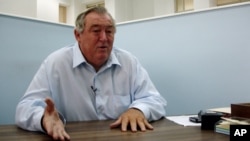 FILE - Conservationist Richard Leakey during an interview at his Nairobi, Kenya office, Aug. 10, 2007.