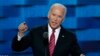 Le Vice-président sortant Joe Biden parle de l’expérience d’Hillary lors de la troisième journée de la Convention nationale démocrate à Philadelphie, 27 juillet, 2016. (AP Photo / J. Scott Applewhite)