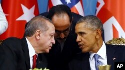 Tổng thống Mỹ Barack Obama và Tổng thống Thổ Nhĩ Kỳ Recep Tayyip Erdogan tại một phiên họp của Hội nghị thượng đỉnh G-20 ở Antalya, Thổ Nhĩ Kỳ, ngày 15/11/2015.