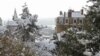 Salju Lumpuhkan Paris, Banjir Tewaskan Seorang di Spanyol