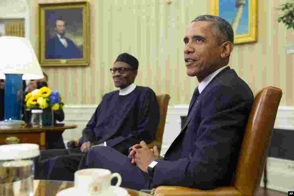 Shugaban Najeriya Muhammad Buhari daga hagu tare da Shugaban Amurka Barack Obama cikin fadar White House a birnin Washington DC ranar Yuli 20, 2015