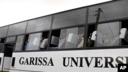 Un bus de l’université de Garissa, Kenya, 3 avril 2015