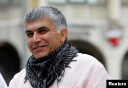 Bahraini human rights activist Nabeel Rajab arrives for his appeal hearing at court in Manama, Feb. 11, 2015.