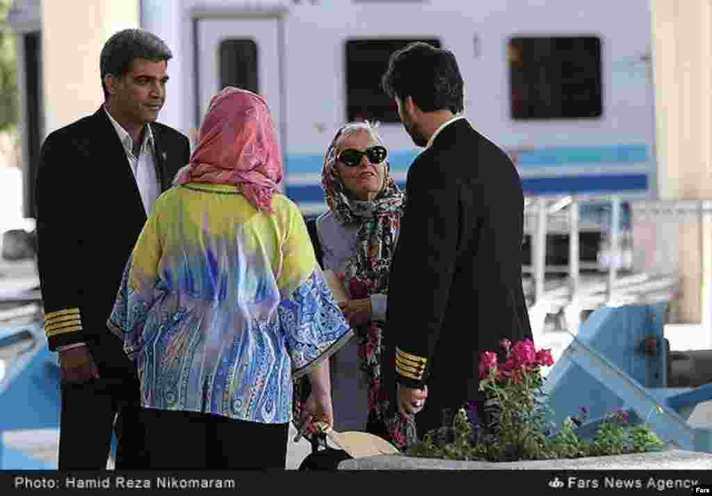 ورود قطار گردشگران خارجی به اصفهان. عکس: حمیدرضا نیکو مرام، فارس
