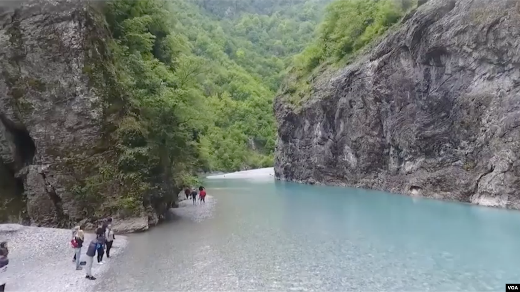 Reagime kundër ndërtimit të hidrocentraleve në Shalë
