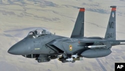 미 공군의 F-15E 스트라이크이글 전투기.