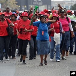 Civil servants on strike to protest for better salary increases take to the streets of Johannesburg