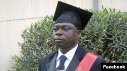 Padre Mulewu Clement. Angola