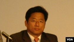 民主黨參選人韓裔李明錫