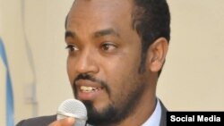 የሰማያዊ ፓርቲ ብሄራዊ ምክርቤት ሰብሳቢ አቶ ይድነቃቸው ከበደ