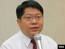 两岸协议监督联盟召集人赖中强(美国之音张永泰拍摄)