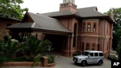 La casa del tío de Oscar Pistorius en Pretoria, Sudáfrica, donde se alojará el atleta, el martes, 20 de octubre de 2015.
