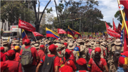 Oficialistas en marcha en Caracas, Venezuela. Foto: Álvaro Algarra - VOA.