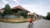 Designed by Vann Molyvann in between 1965-67, 100 Houses was originally used for housing the staff of the National Bank of Cambodia. (Khan Sokummono/VOA Khmer) 