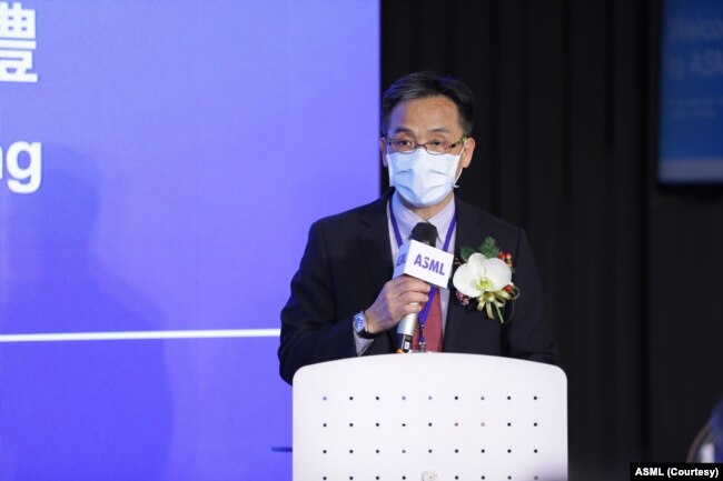 台湾艾司摩尔全球副总裁暨台湾区总经理陈文光在致词中表示，中心的开幕将为台湾半导体产业提供更完整服务。（艾司摩尔提供）