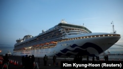 Le navire de croisière Diamond Princess, où 10 personnes ont été testées positives pour le coronavirus, à Yokohama, au Japon, le 7 février 2020. (REUTERS/Kim Kyung-Hoon)