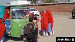 یہ تمام طالبات نہ صرف غریب اور نادار گھرانوں سے تعلق رکھتی ہیں بلکہ ان میں کئی ایک یتیم اور بے اسراء لڑکیاں بھی شامل ہیں۔