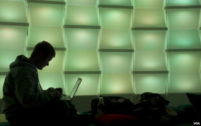 Peretas "Anonymous" mengaku bertanggungjawab atas serangan terhadap situs-situs pemerintah AS (foto: ilustrasi).