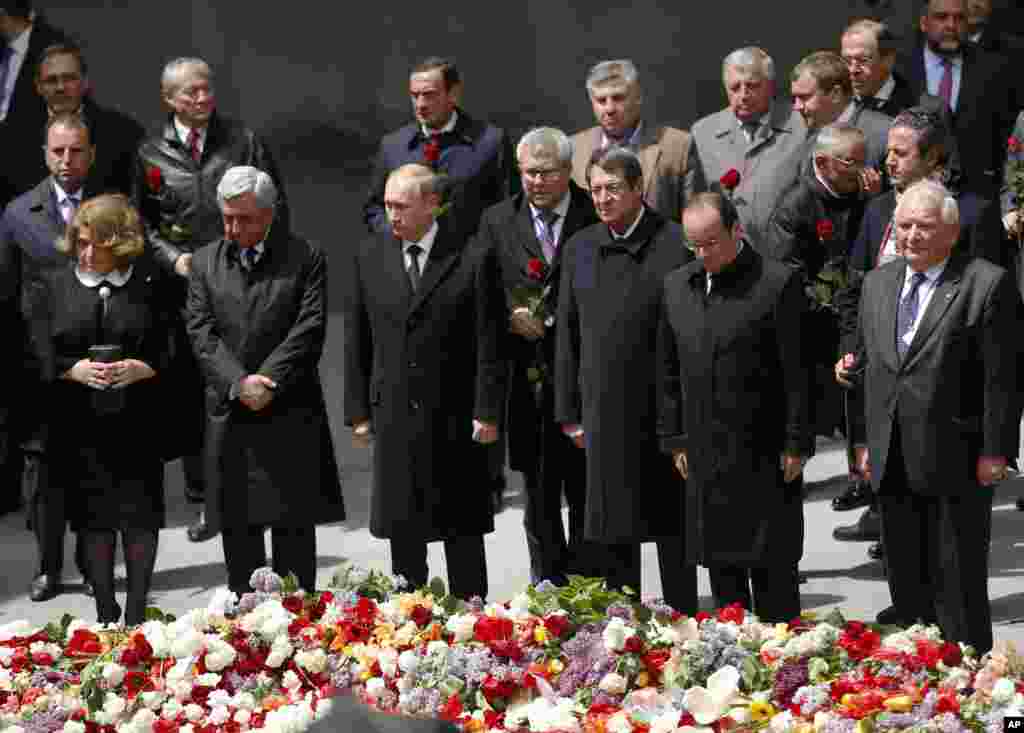 Armenia's President Sarkisian, Russian President Putin, Cypriot President Anastasiadis, French President Francois Hollande attend a memorial service in Yerevan, Armenia, April 24, 2015. 