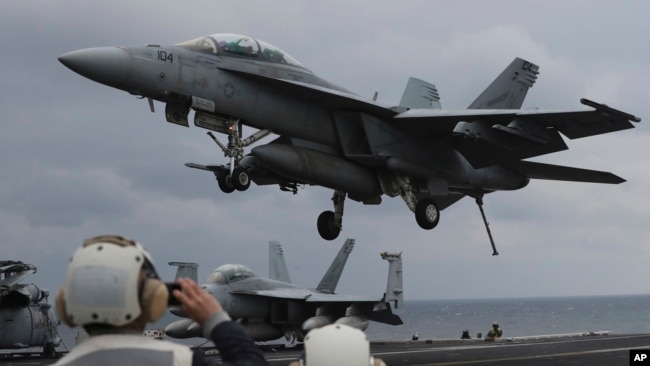 Tổng thống Mỹ Donald Trump đã lệnh cho nhóm tàu sân bay USS Carl Vinson tới vùng biển ngoài khơi bán đảo Triều Tiên.