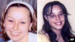 6일 미국 클리블랜드에서 실종됐다가 10년여만에 구출된 여성 들의 실종 전 사진. 어맨다 베리(왼쪽)와 지나 디지저스.