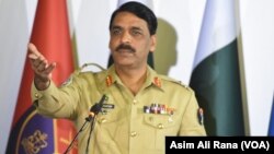 Juru bicara militer Pakistan, Mayjen Asif Ghafoor.