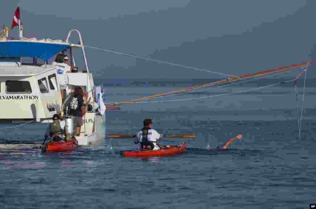 Swimmer Diana Nyad begins her swim to Florida from the waters off Havana, Cuba, Aug. 31, 2013. 