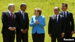 지난해 6월 독일에서 열린 주요 7개국(G7) 정상회의에서 각국 정상들이 기념사진을 찍고 있다. 왼쪽부터 스티븐 하퍼 캐나다 총리, 바락 오바마 미국 대통령, 앙겔라 메르켈 독일 총리, 프랑수아 올랑드 프랑스 대통령, 데이비드 캐머런 영국 총리.