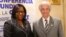 Giám đốc Tổ chức Y tế Liên Mỹ (PAHO) Carissa Etienne, trái, và Tổng thống Uruguay Tabare Vazquez.