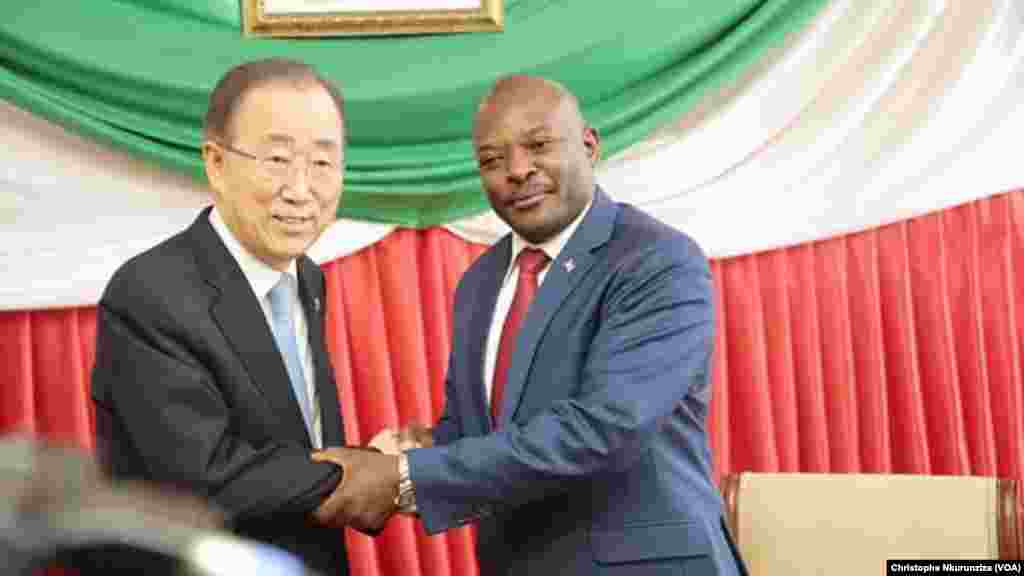 Rencontre entre Ban Ki-moon et le président burundais Pierre Nkurunziza à Bujumbura, le 23 février 2016.