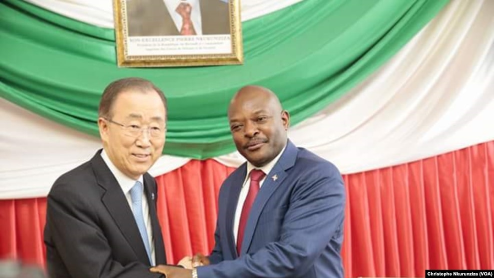 Rencontre entre Ban Ki-moon et le président burundais Pierre Nkurunziza le 23 février 2016 à Bujumbura. (VOA/Christophe Nkurunziza)